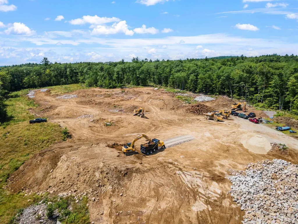 Endicott Street North Laconia NH 03246