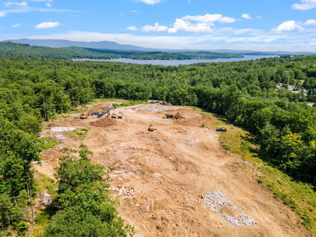 Endicott Street North Laconia NH 03246