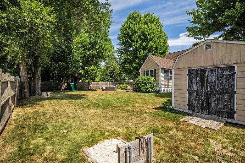 450 Stark Lane Manchester NH 03102