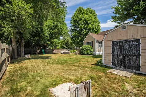 450 Stark Lane Manchester NH 03102