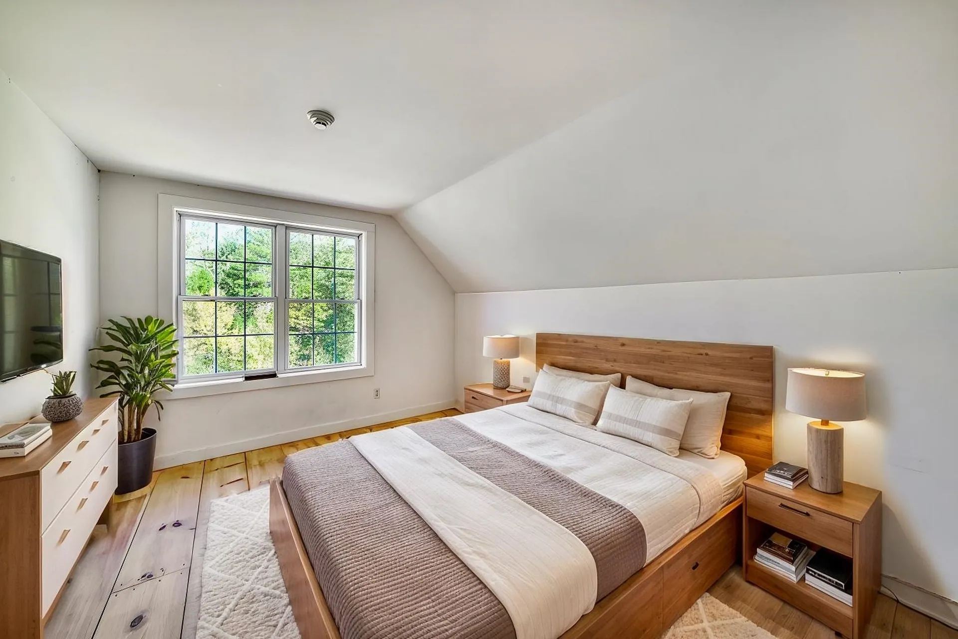 655 East Washington Road Bradford NH 03221