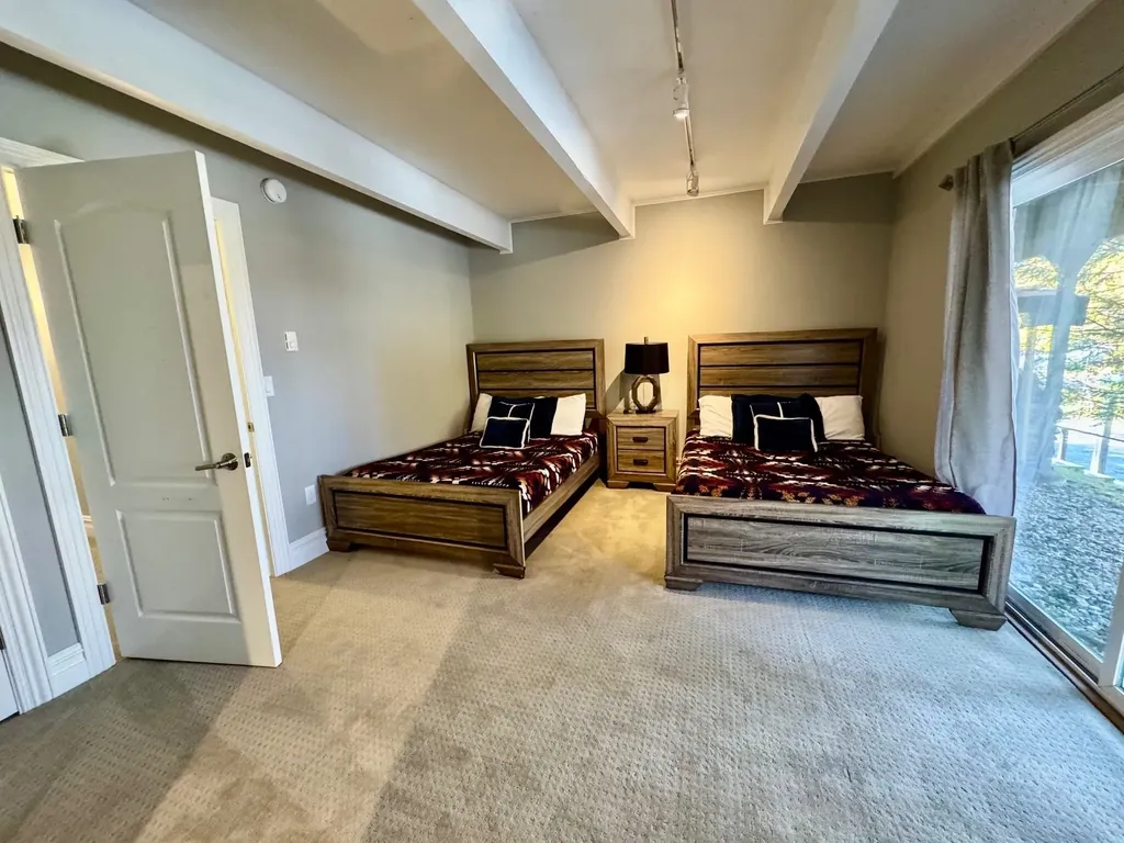 5 Stratton West Road Winhall VT 05340