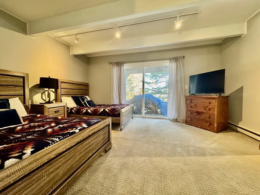 5 Stratton West Road Winhall VT 05340