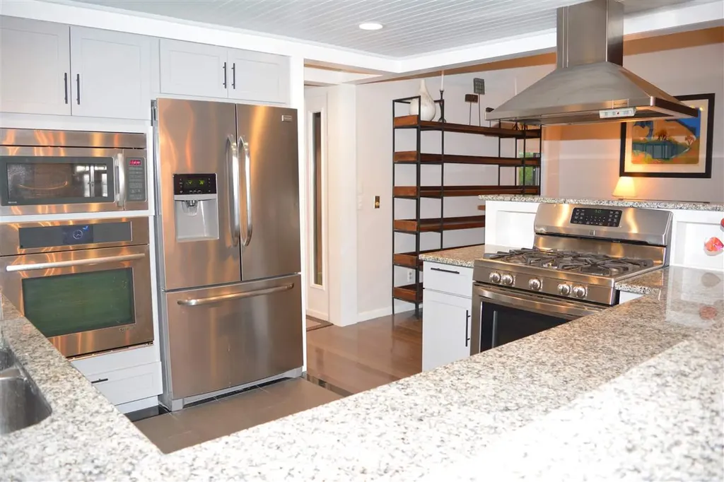 839 Cove Drive Grantham NH 03753