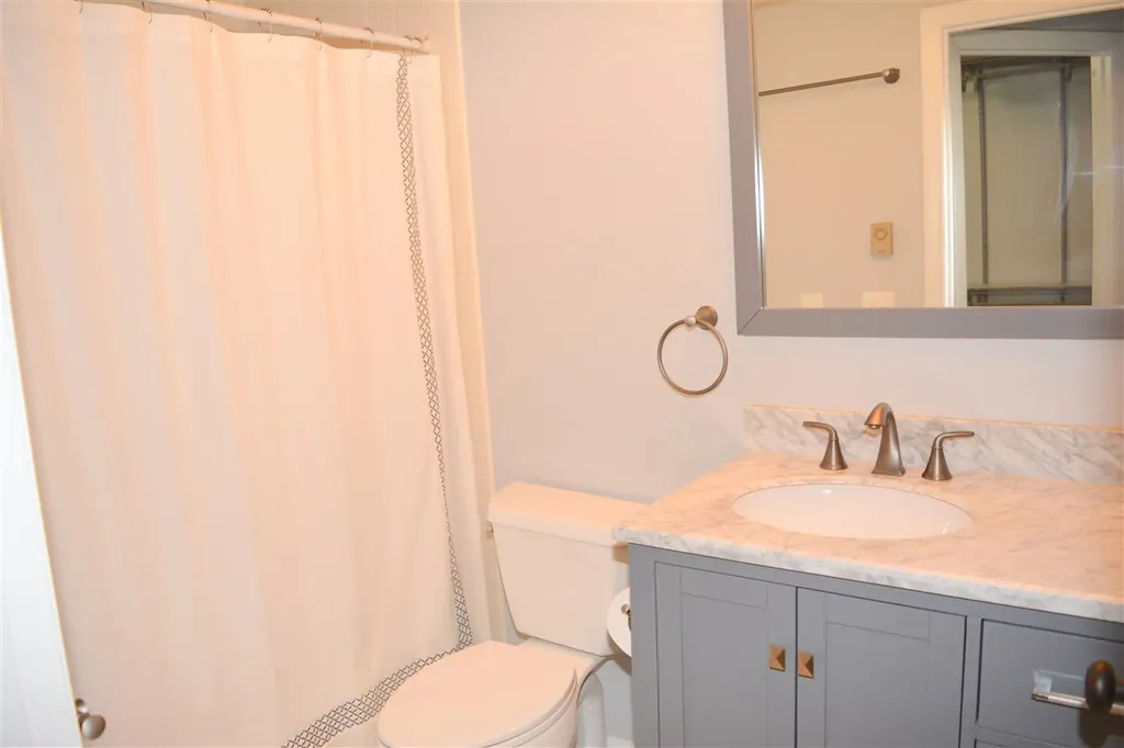 839 Cove Drive Grantham NH 03753