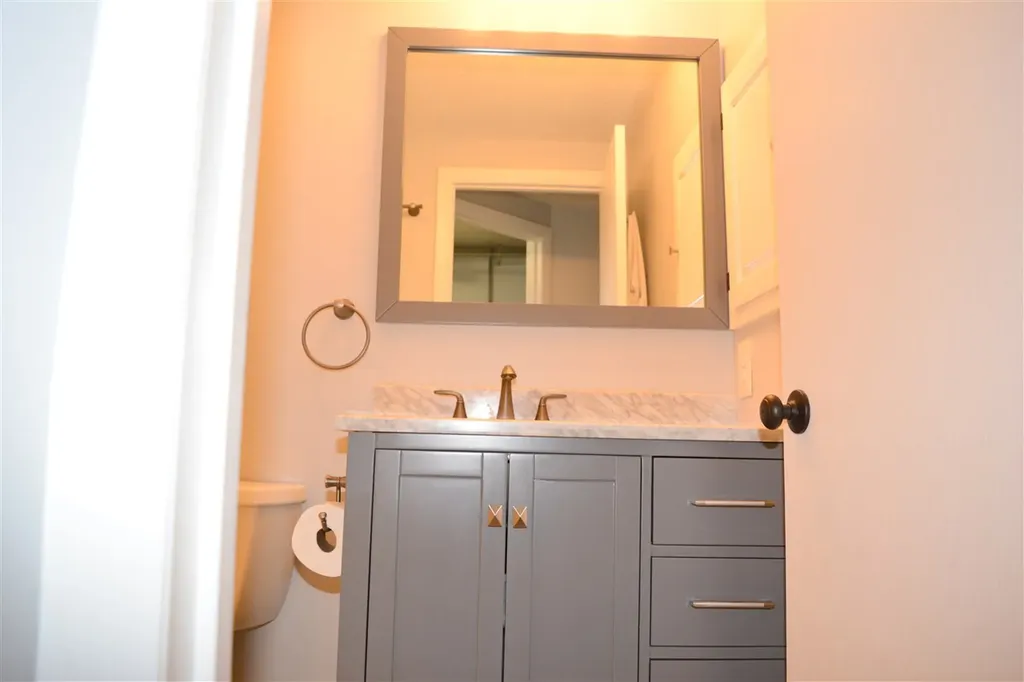 839 Cove Drive Grantham NH 03753