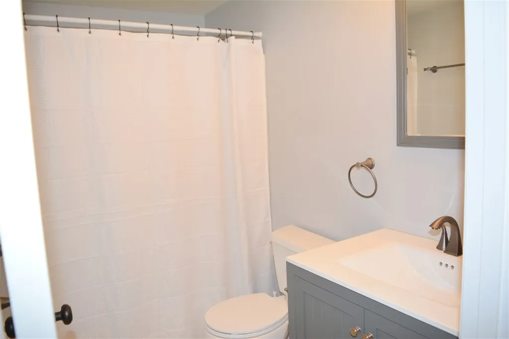 839 Cove Drive Grantham NH 03753