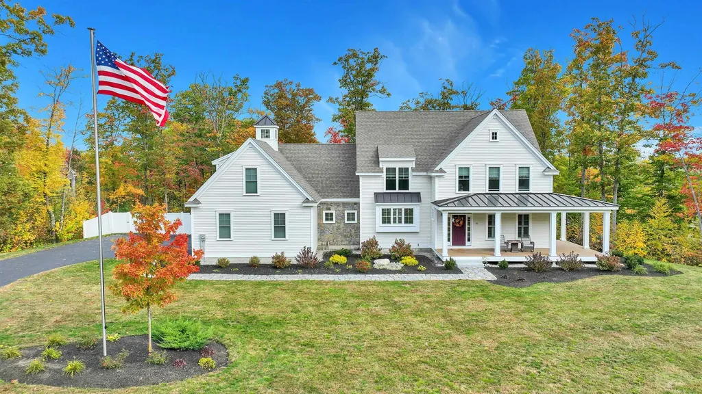 31 Freedom Lane Auburn NH 03032