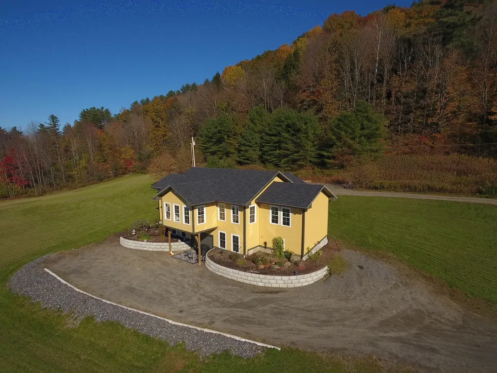 191 Dahlbergh Road St. Johnsbury VT 05819