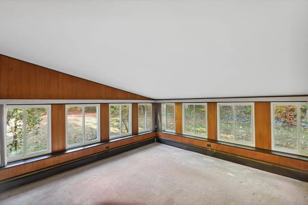 24 Pinecrest Road Jaffrey NH 03452