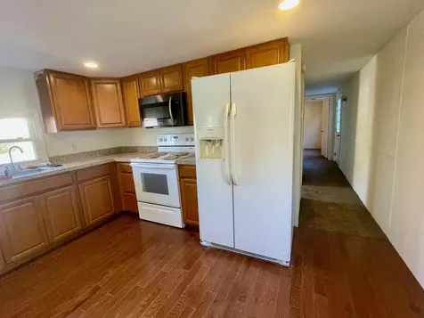 5 Perkins Avenue Seabrook NH 03874-0361