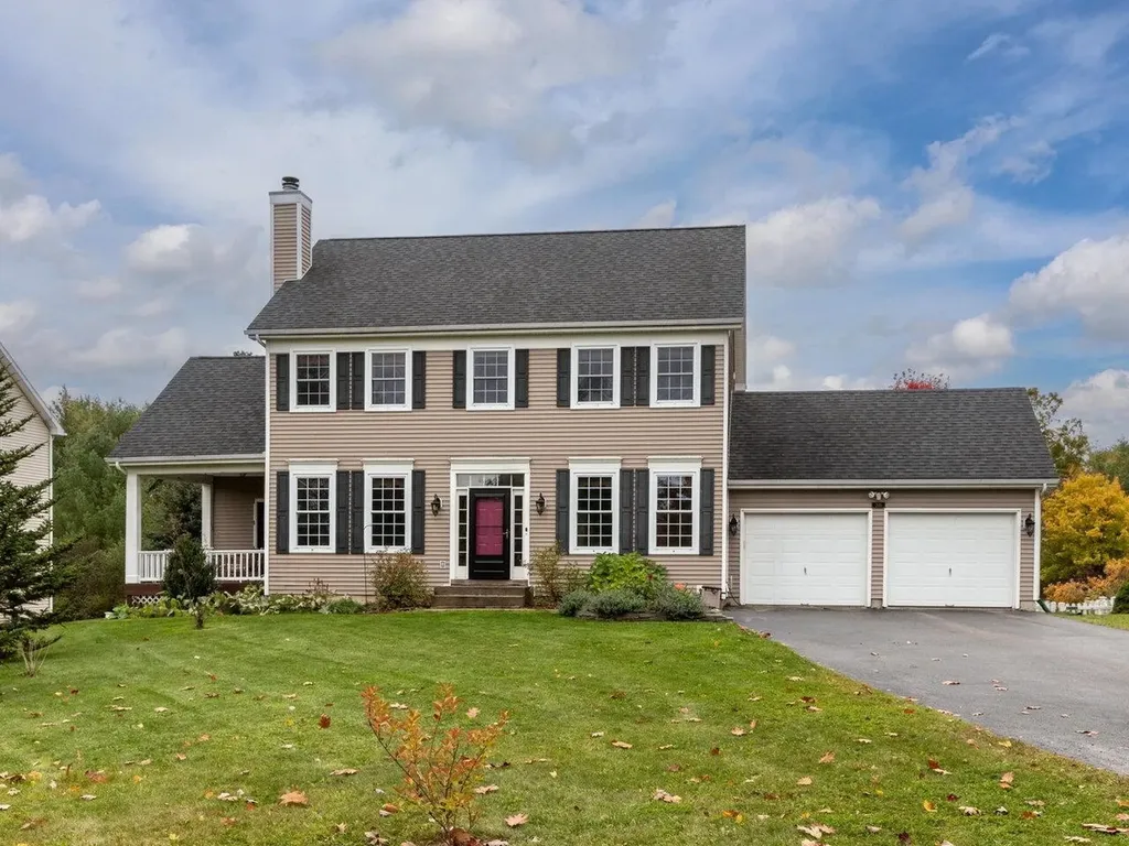 205 Cobblestone Circle South Burlington VT 05403