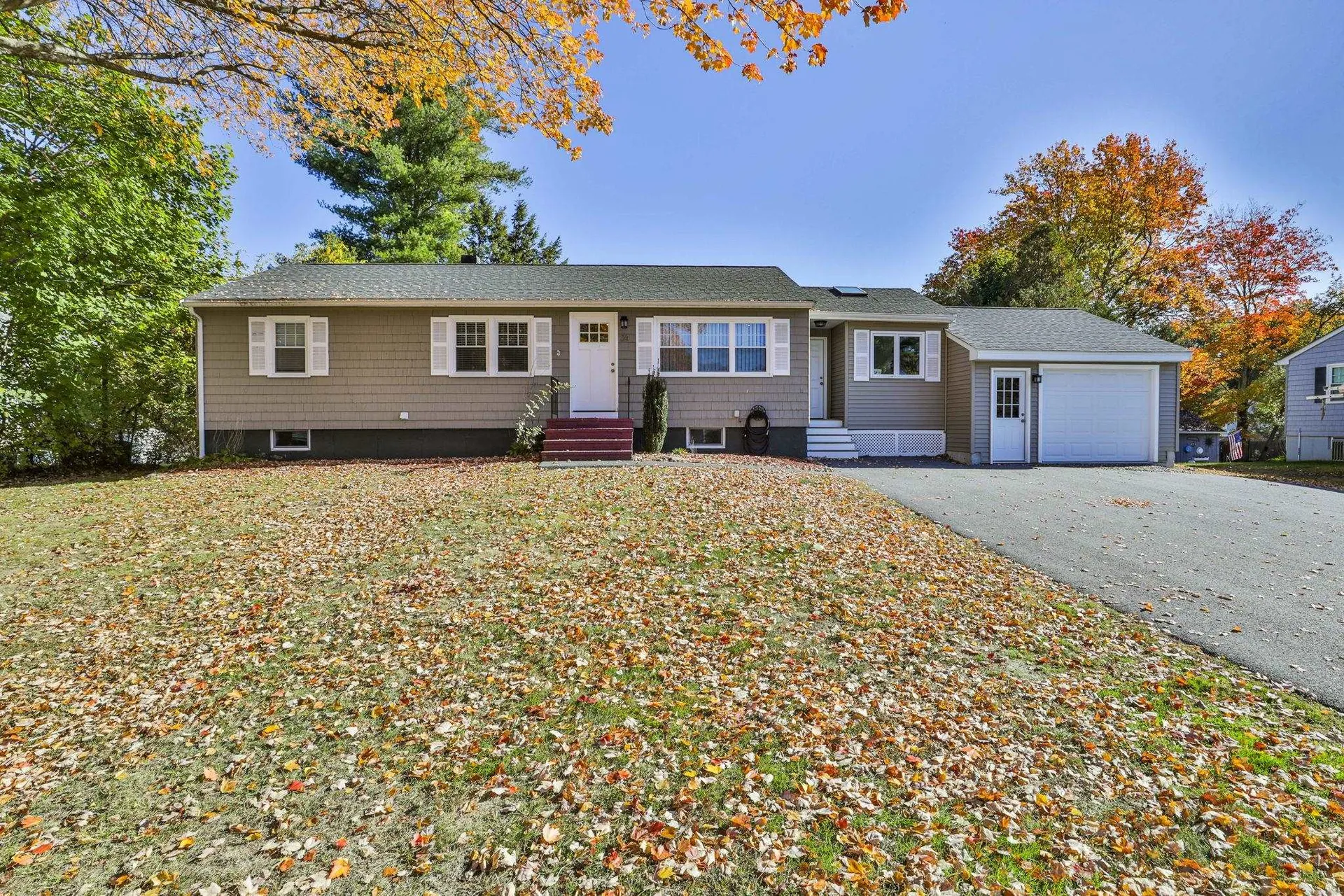 24 Henderson Circle Salem NH 03079