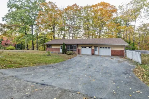 4 Pearce Circle Extension Rockingham VT 05101