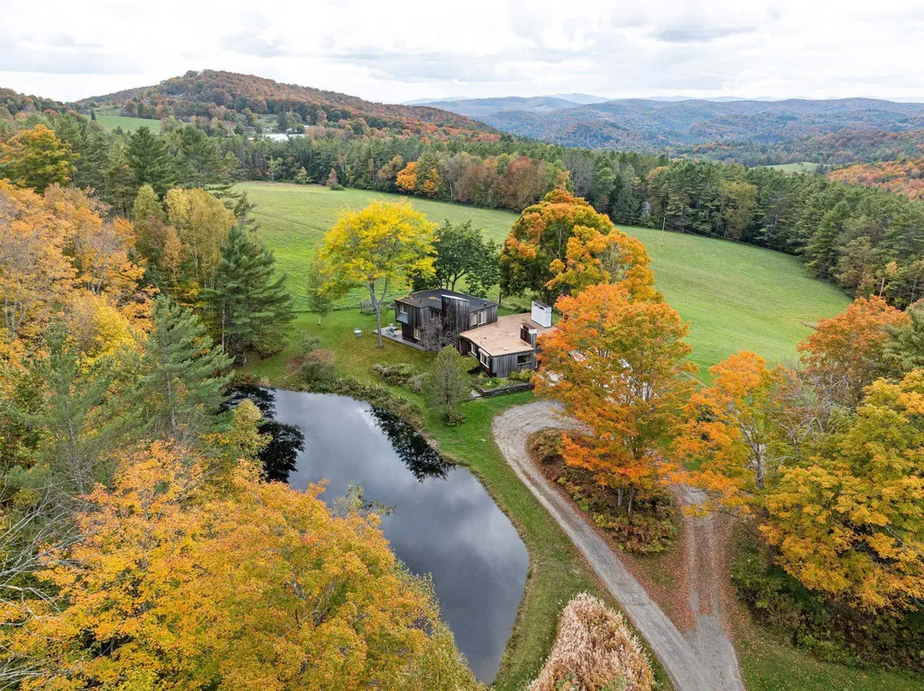 10 & 26 Chester Drive Tunbridge VT 05077