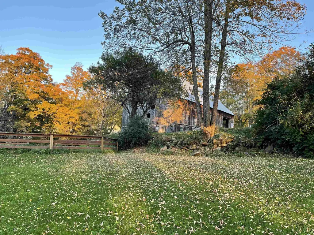 10 & 26 Chester Drive Tunbridge VT 05077