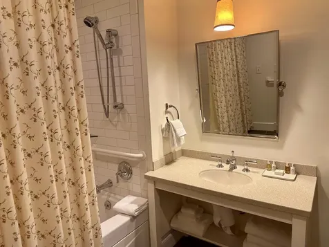 102 Forest 134/iv Drive Warren VT 05674