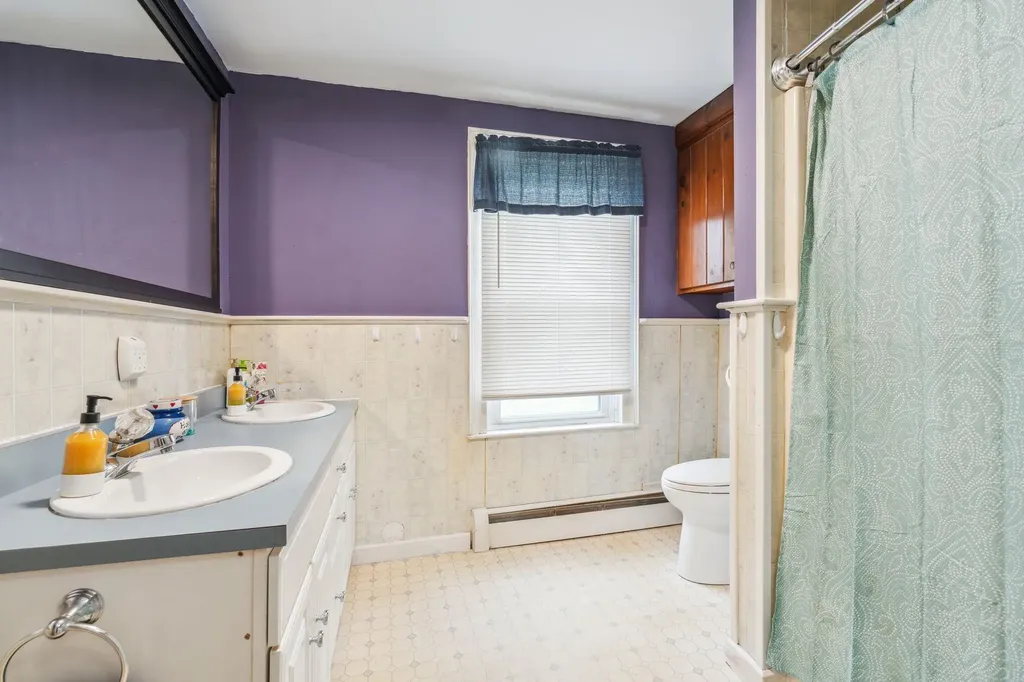 2446 Us Route 5 North Windsor VT 05089