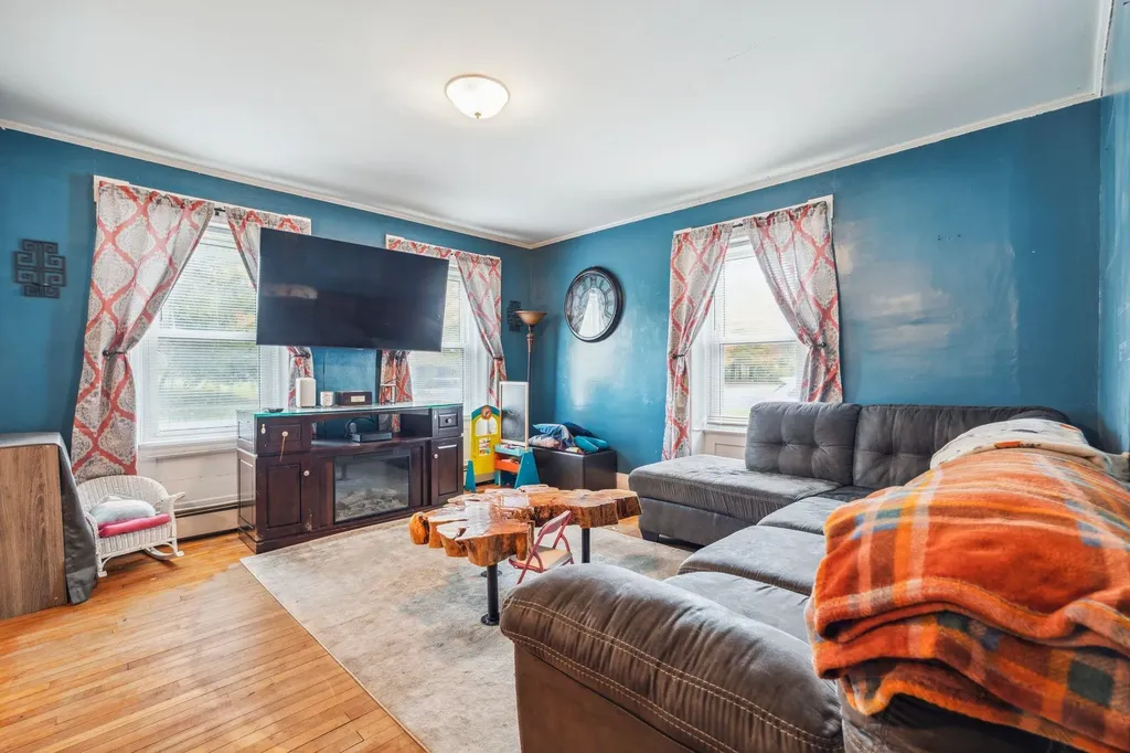 2446 Us Route 5 North Windsor VT 05089