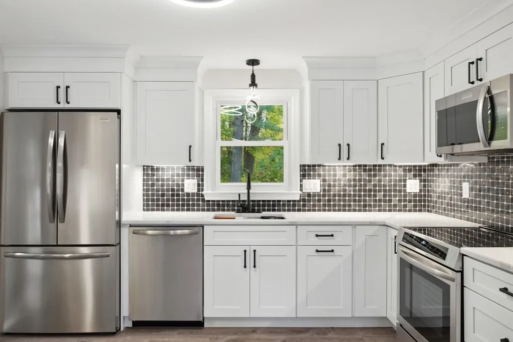 9 Berry Hill Road Hooksett NH 03106