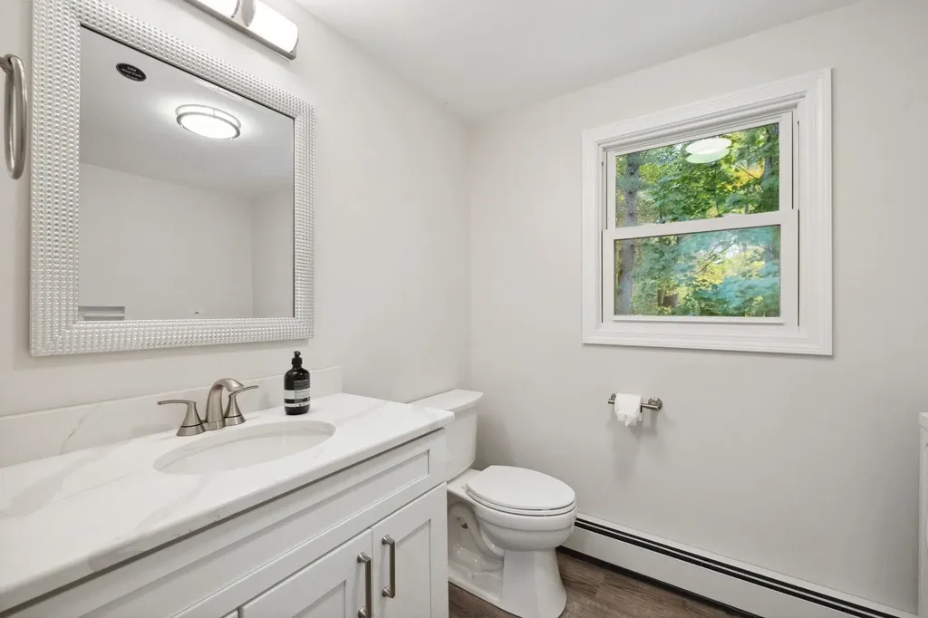 9 Berry Hill Road Hooksett NH 03106