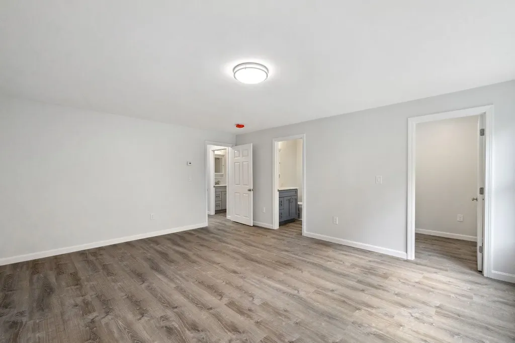 9 Berry Hill Road Hooksett NH 03106