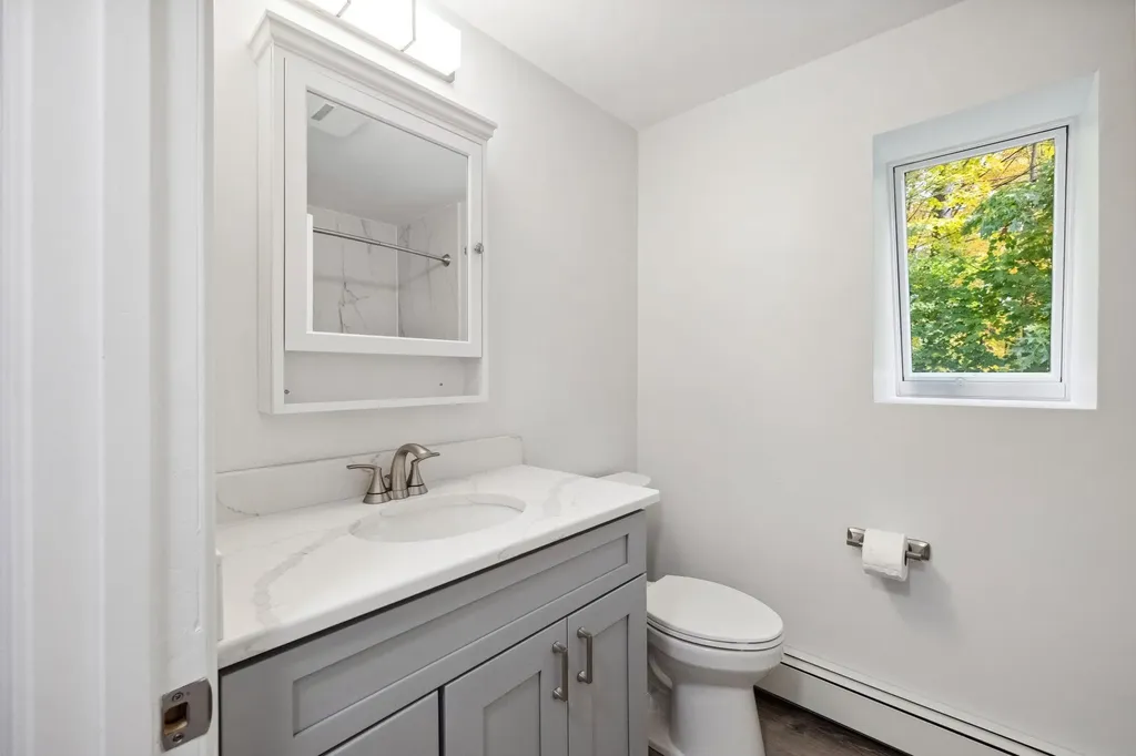 9 Berry Hill Road Hooksett NH 03106