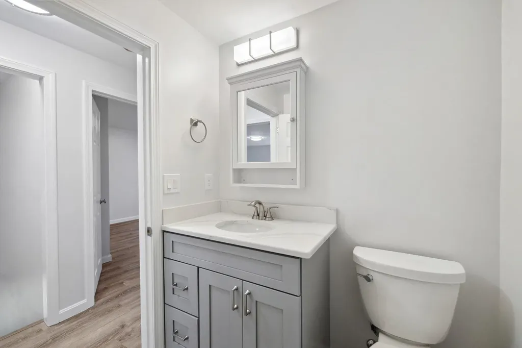 9 Berry Hill Road Hooksett NH 03106