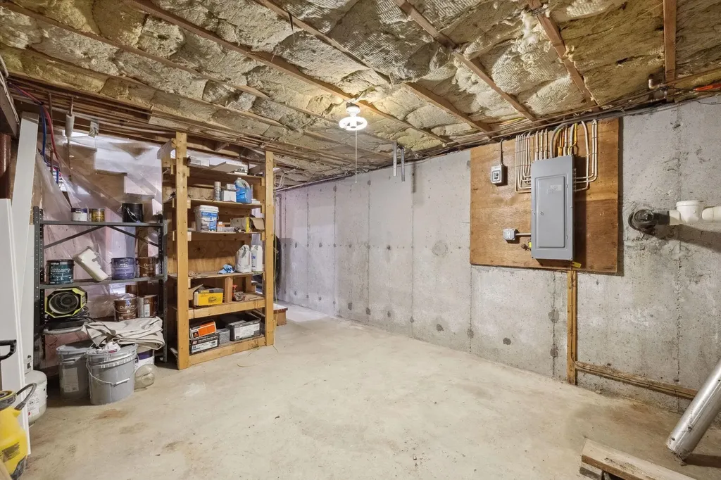 9 Berry Hill Road Hooksett NH 03106