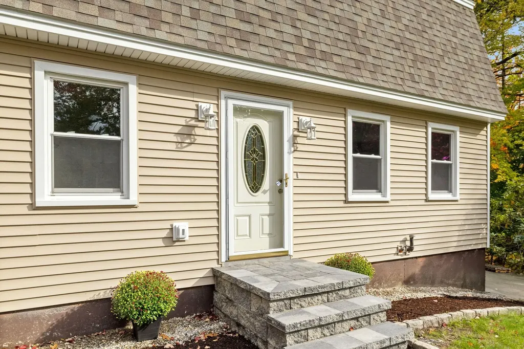 9 Berry Hill Road Hooksett NH 03106