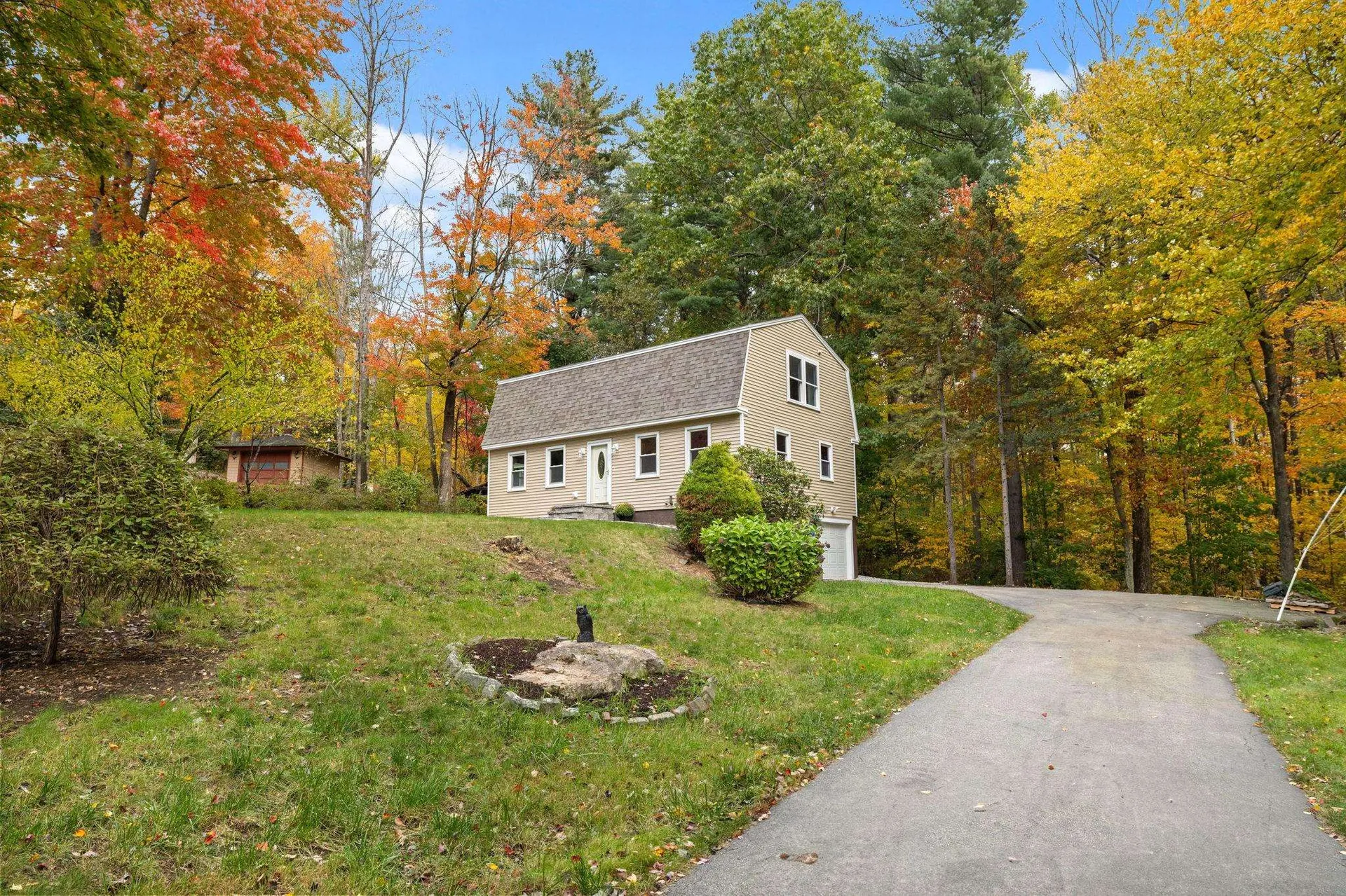 9 Berry Hill Road Hooksett NH 03106