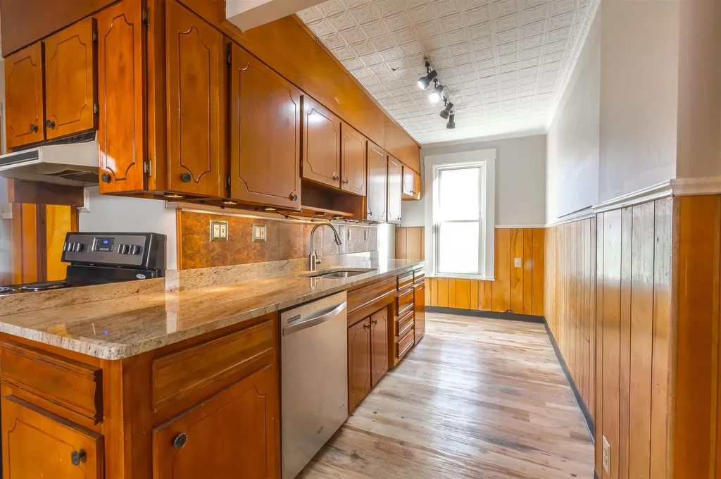 646 Summer Street Manchester NH 03103