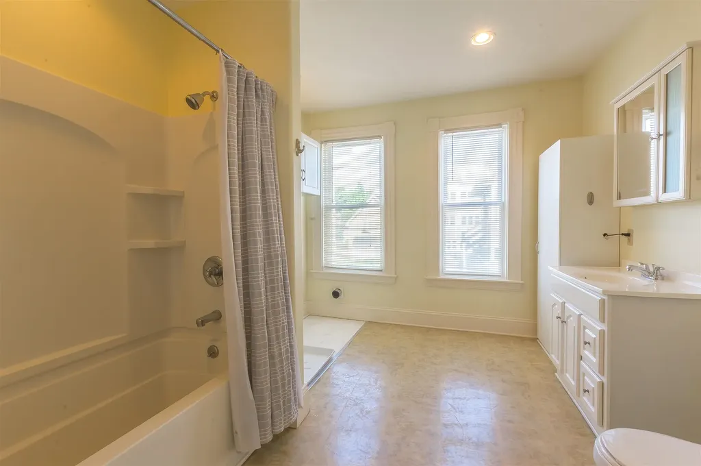 646 Summer Street Manchester NH 03103