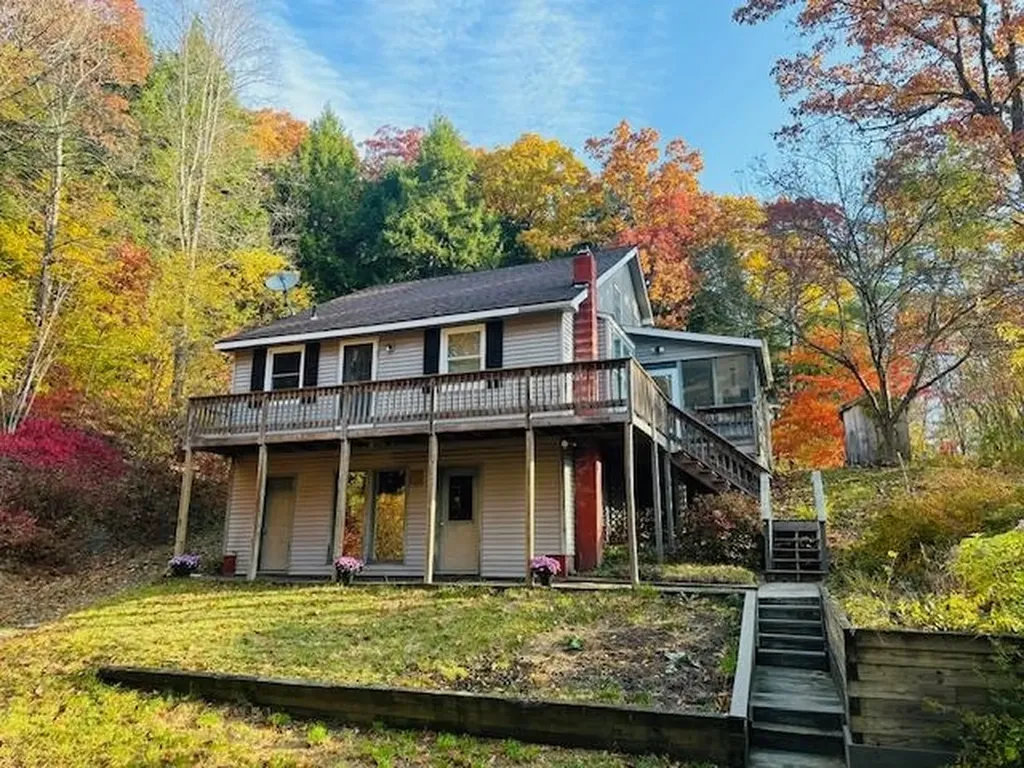 165 Johnsons Curve Road Dummerston VT 05346