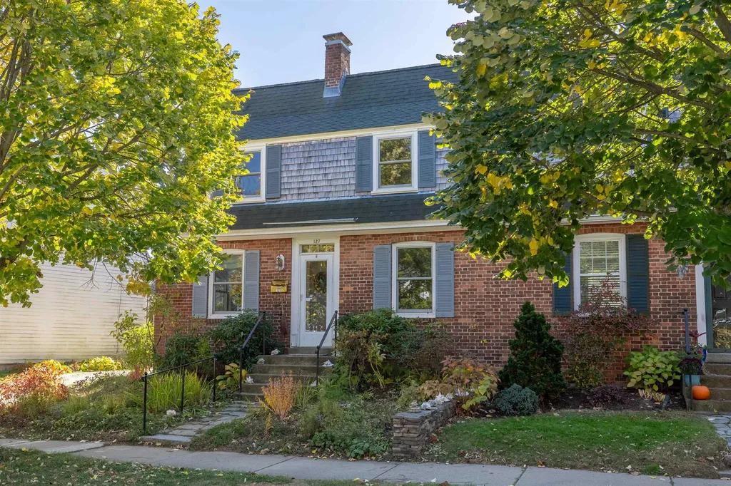 127 Crescent Way Portsmouth NH 03801