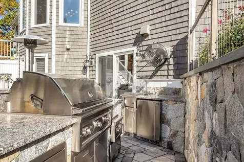 11 Boutilier Lane North Hampton NH 03862