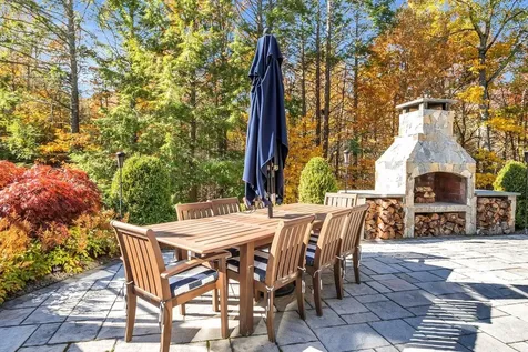 11 Boutilier Lane North Hampton NH 03862