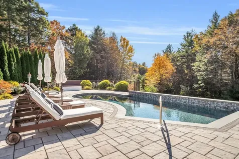 11 Boutilier Lane North Hampton NH 03862