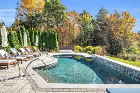 11 Boutilier Lane North Hampton NH 03862
