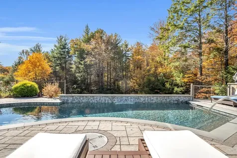 11 Boutilier Lane North Hampton NH 03862