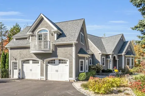 11 Boutilier Lane North Hampton NH 03862