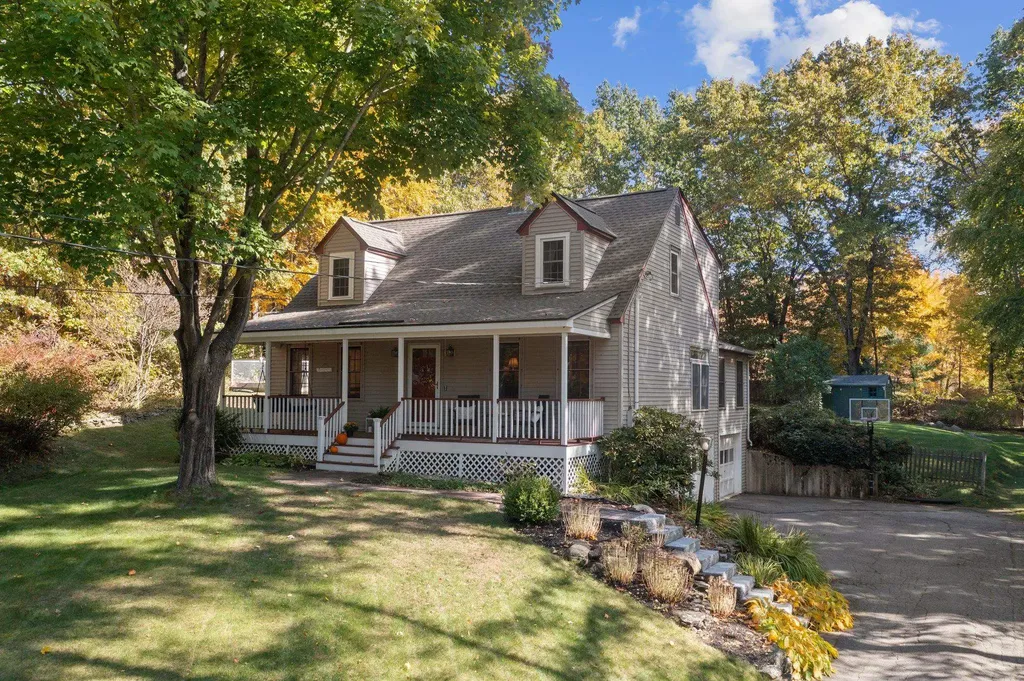5 Benjamin Road Stratham NH 03885