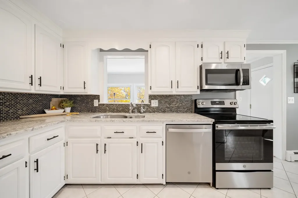 51 Lebel Avenue Manchester NH 03103