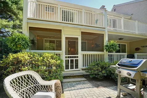 1 Salt Meadows Hampton NH 03842