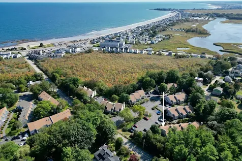 1 Salt Meadows Hampton NH 03842