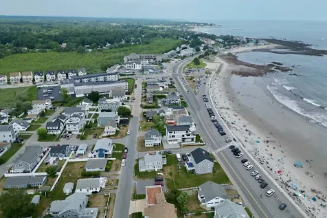 1 Salt Meadows Hampton NH 03842