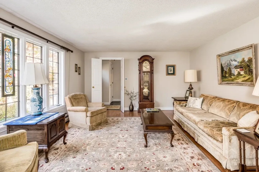 13 Moharimet Drive Madbury NH 03823