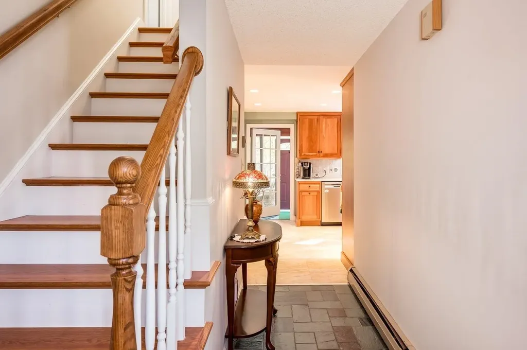 13 Moharimet Drive Madbury NH 03823