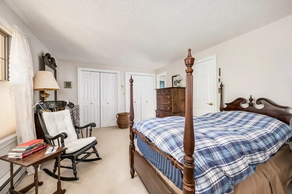 13 Moharimet Drive Madbury NH 03823