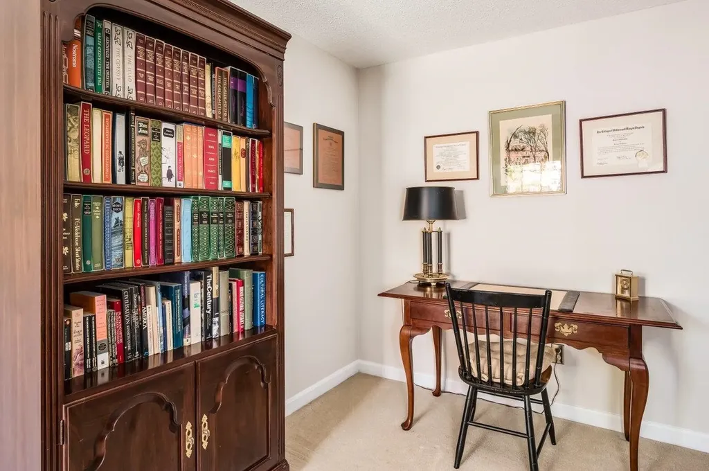 13 Moharimet Drive Madbury NH 03823